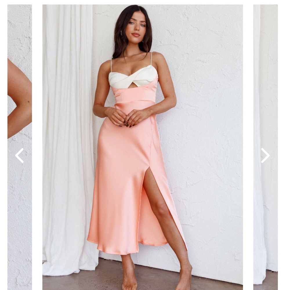 Selfie Leslie BELLA MIA TWIST BUST MIDI DRESS PEACH
